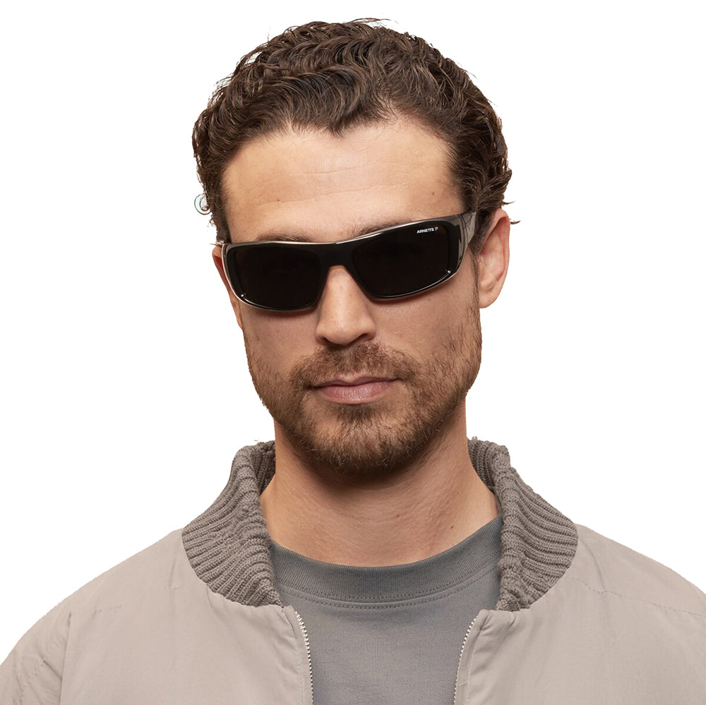 Arnette Hot Shot Polarised Shiny Black Dark Grey AN4182 214981 (62)