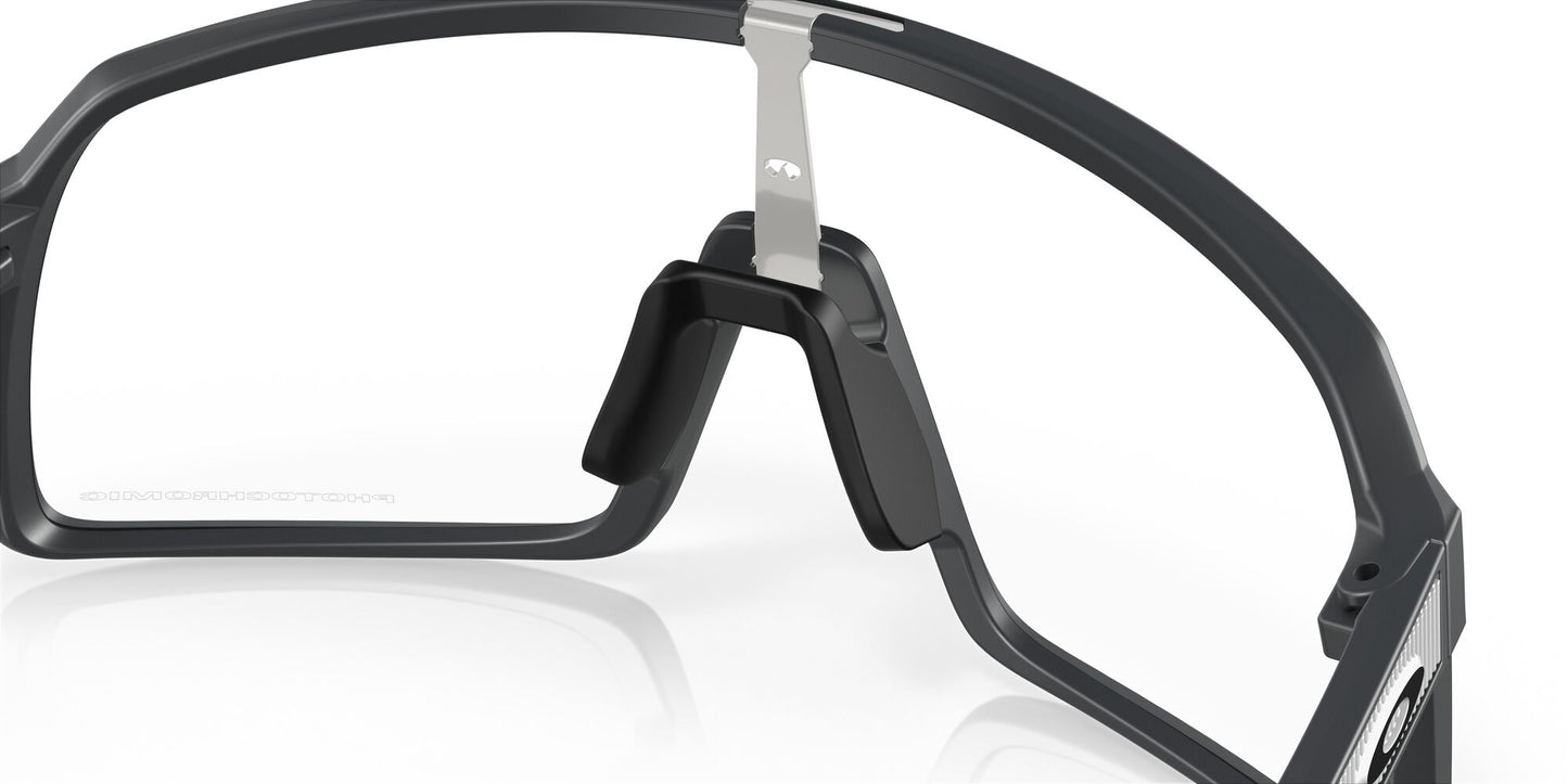 Oakley Sutro Matte Carbon Clear to Black Photochromic (9406 98)