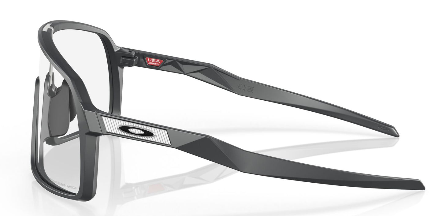 Oakley Sutro Matte Carbon Clear to Black Photochromic (9406 98)
