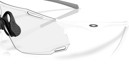 Oakley Cybr Dyno Matte White Clear To Black Iridium Photochromic OO9513D 01 (39)