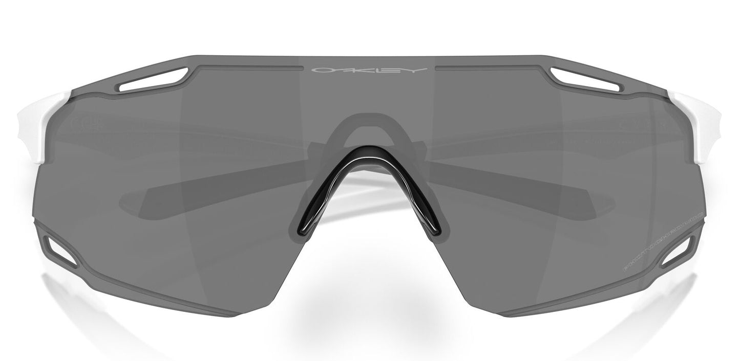 Oakley Cybr Dyno Matte White Clear To Black Iridium Photochromic OO9513D 01 (39)