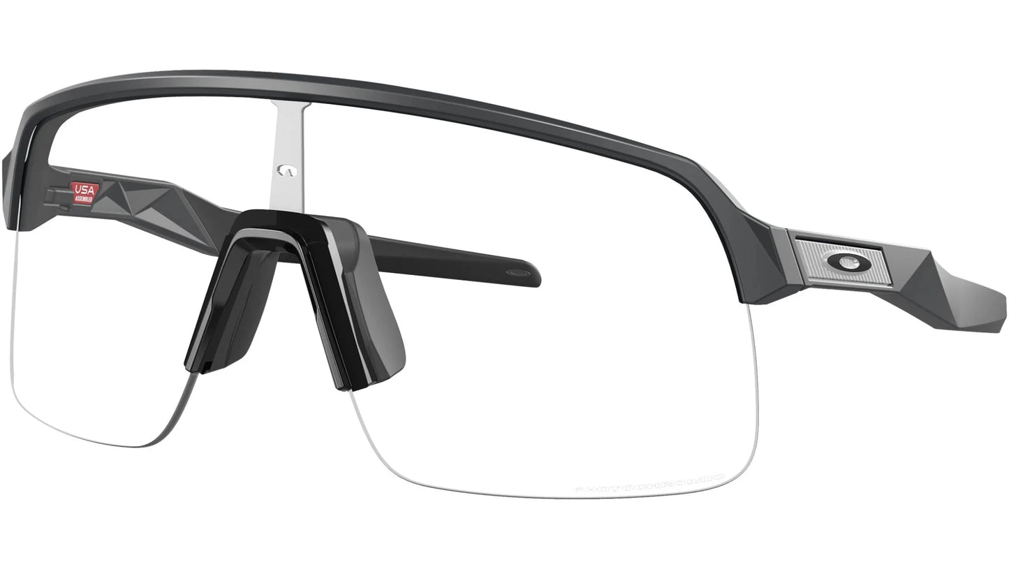 Oakley Sutro Lite Matte Carbon Clear to Black Photochromic (9463 45)